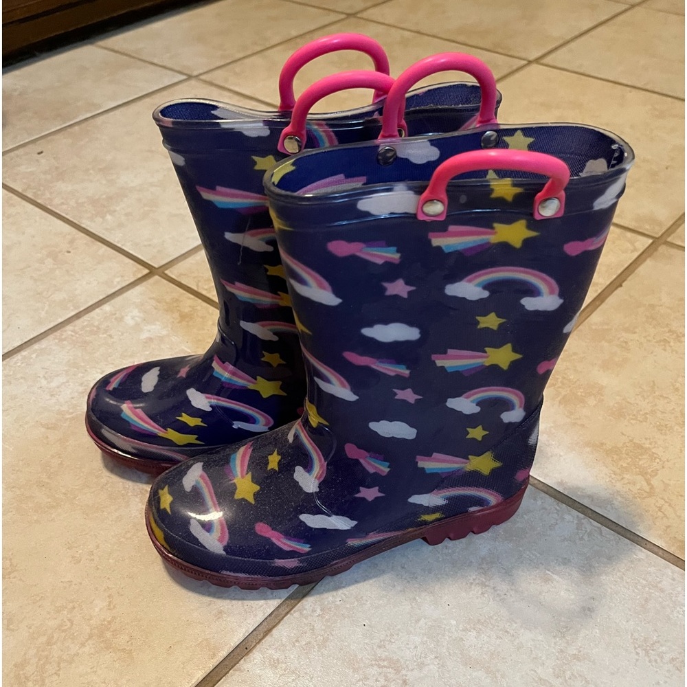 Girls rainbow rain boots. Size 1